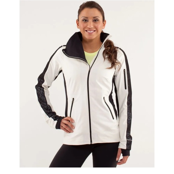 LULULEMON $198 White Black Lace Run Draft Dodger Jacket - Picture 5 of 6
